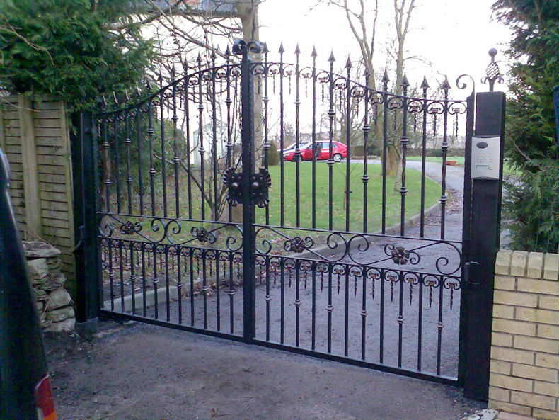 Albert Metal Gate Style